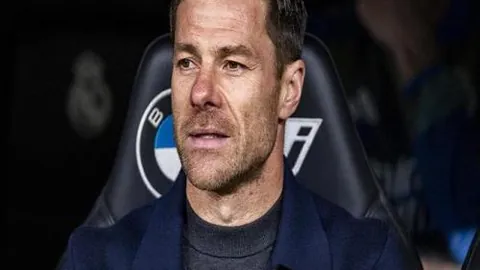 精彩对决半场速递：热刺小胜桑德兰，范德芬精准助攻助本-戴维斯一剑封喉！