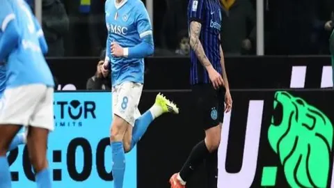 约翰逊上篮失误被判前场球